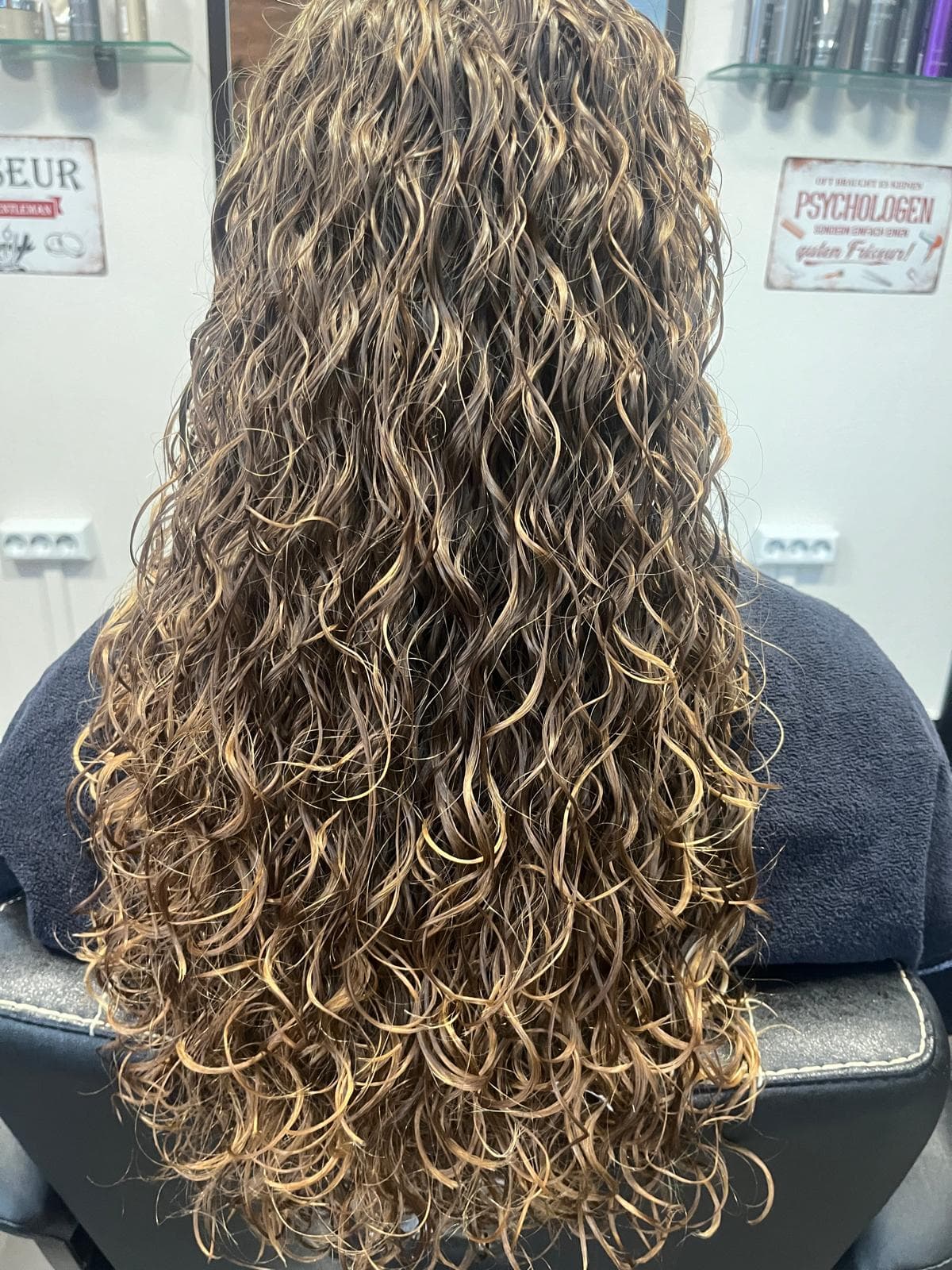 Dauerwelle & Locken — nachher